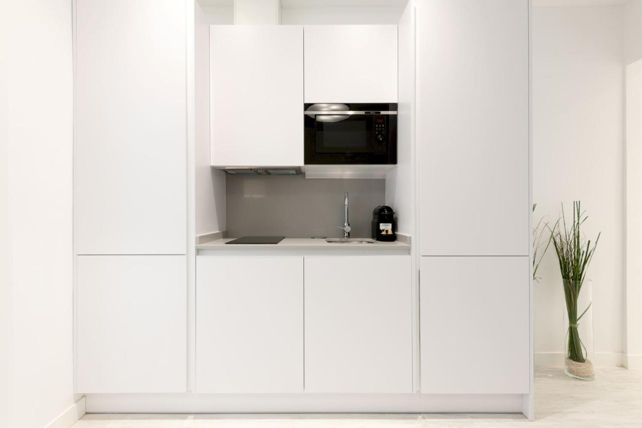1 Bedroom 1 Bathroom- Lavapies- Minty Stay- Ave Maria Madrid Exteriör bild