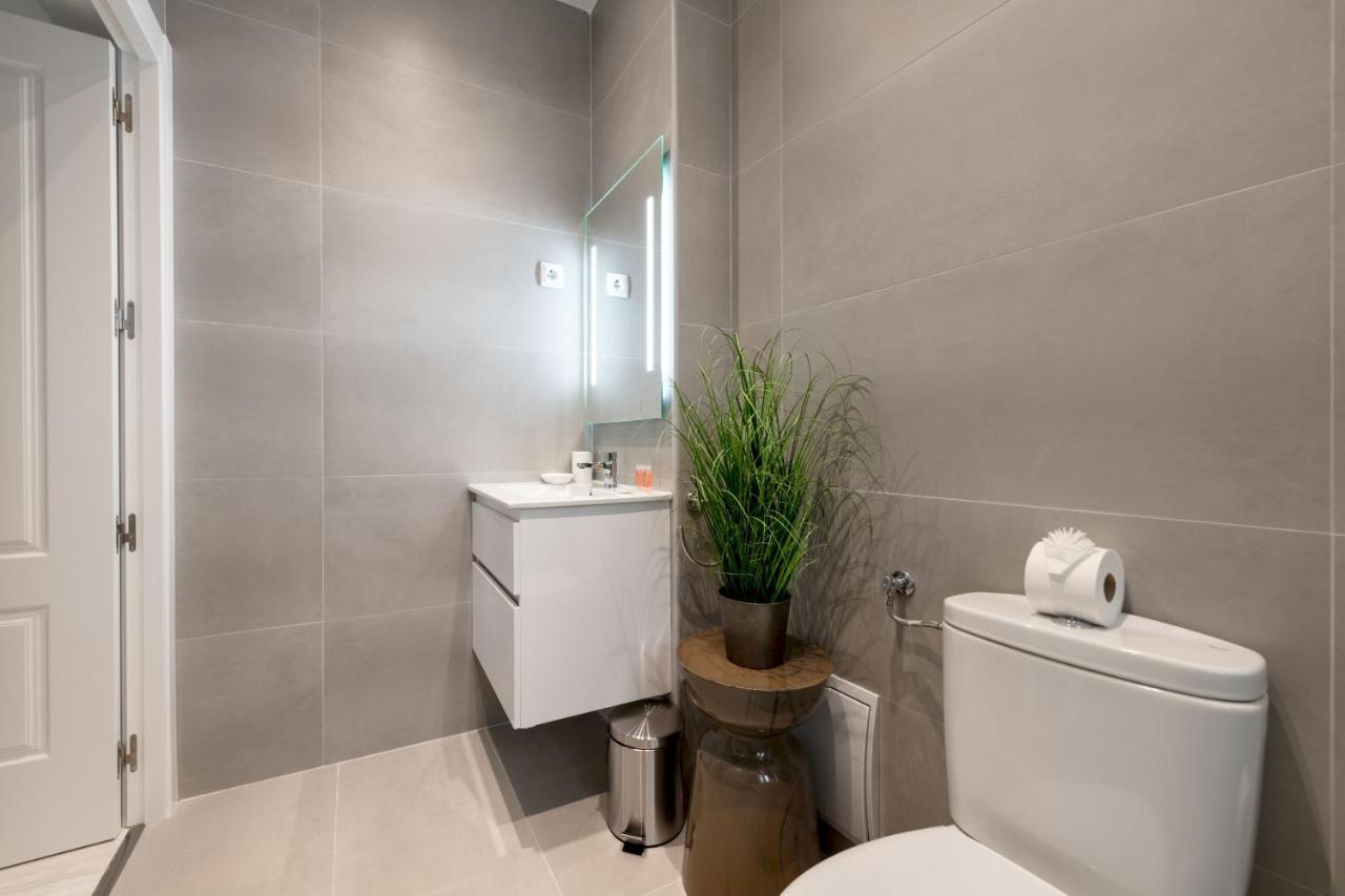 1 Bedroom 1 Bathroom- Lavapies- Minty Stay- Ave Maria Madrid Exteriör bild